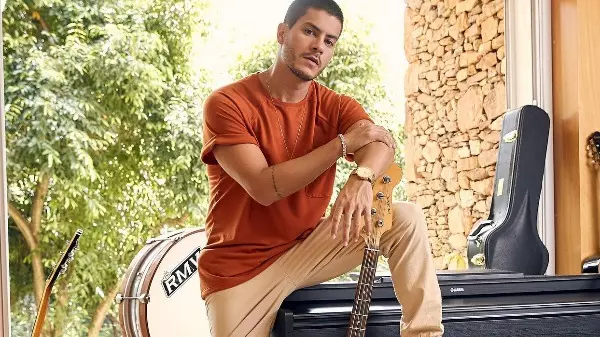Arthur Aguiar adia turnê para cuidar da saúde: Estou muito triste