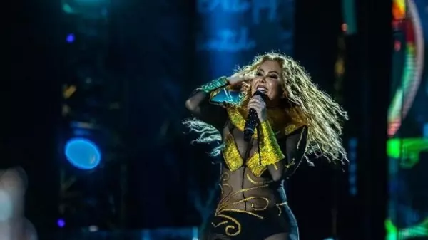 Internada, cantora Joelma tem alta prevista para final de semana