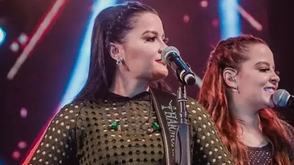 O que pode ter levado box a estourar e ferir a cantora Maraísa? Entenda