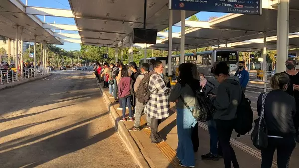 Ribeirão: Greve dos motoristas de ônibus entra no 4º dia com frota reduzida