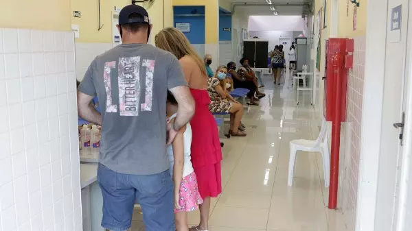 Por que ainda não temos vacinas contra covid para crianças mais novas no Brasil?