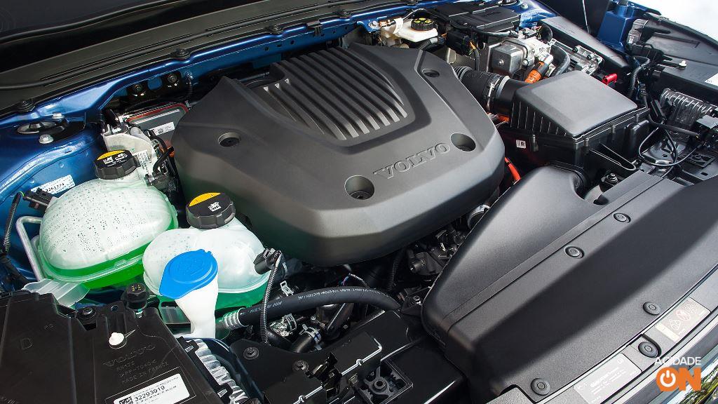 Volvo XC40 T5 Plug-in Hybrid R-Design: divulgação