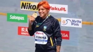 Ana Marcela Cunha divide mérito após ganhar 13ª medalha em Mundiais: É de todos