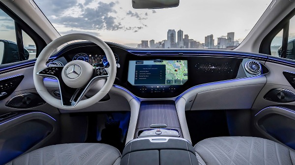 Mercedes cria carros com ChatGPT para conversar com o motorista