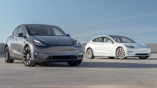 Tesla enfrenta queda na venda de carros elétricos