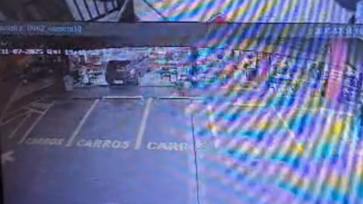 Motorista fica abalada após invadir loja de conveniência e ferir três pessoas em Ribeirão Preto