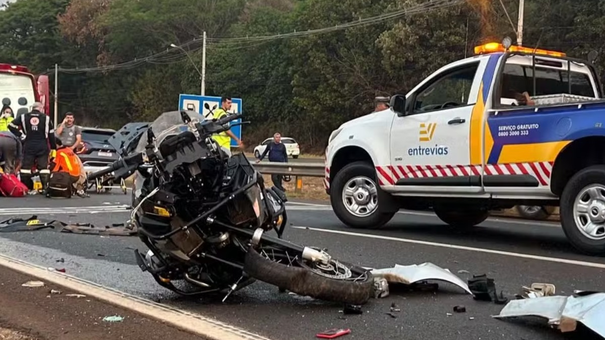 Homem rouba moto e causa acidente com cinco vítimas durante perseguição no Anel Viário Sul