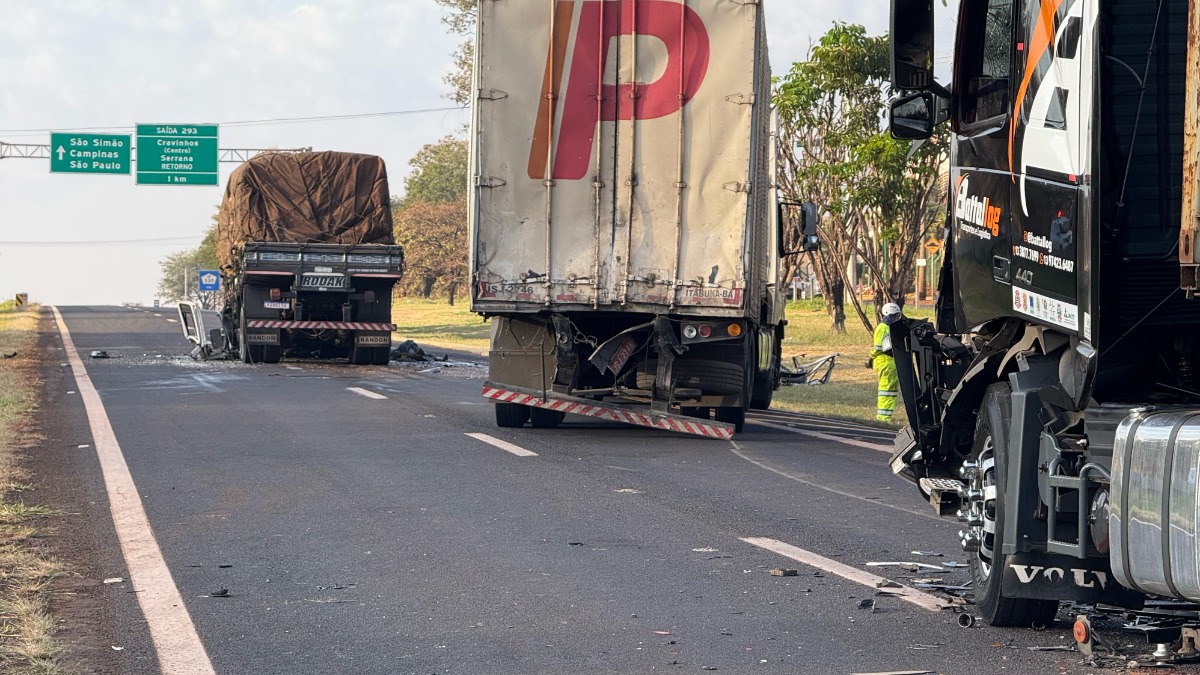Rodovia Anhanguera é liberada após acidente envolvendo cinco veículos próximo a Cravinhos