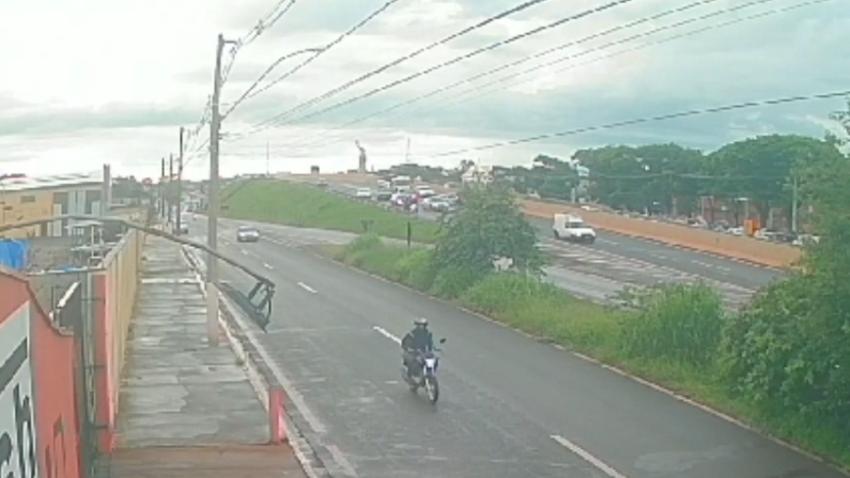 Segue em estado grave o menino que estava em um carro que se envolveu em acidente em Sertãozinho