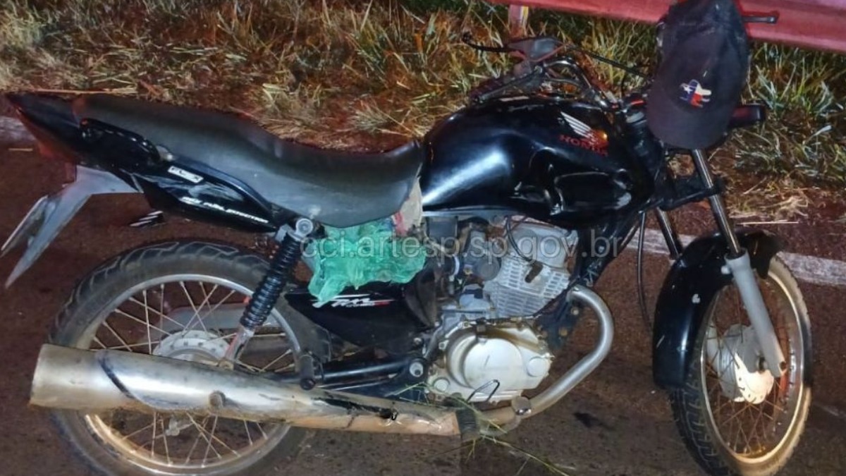 Acidente na rodovia Atílio Balbo deixa uma pessoa morta e outra ferida na noite desta segunda (19)