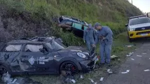 Veículos capotam na Rod. Campinas-Mogi e três ficam feridos