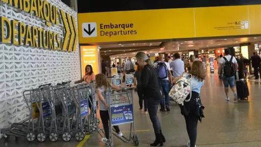 Brasil proíbe entrada de estrangeiros em voos com origem na Índia