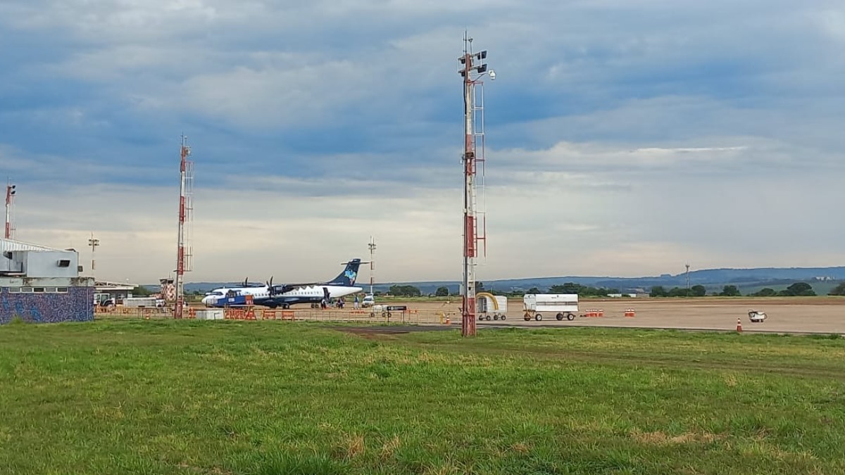 Passageiros que não puderam decolar após suspenção de operações da Voepass relatam prejuízos