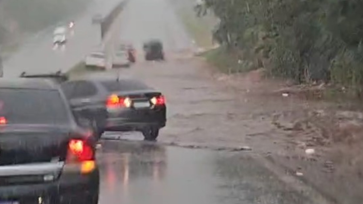 Forte tempestade alaga rodovias na região de Ribeirão Preto