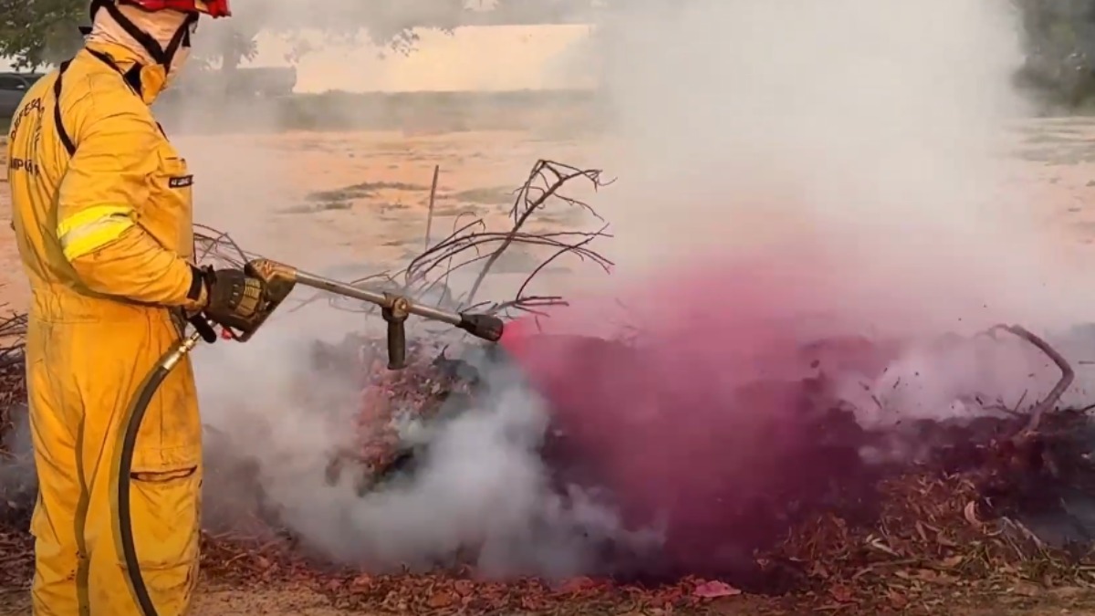 Defesa Civil de São Paulo usa novo composto para controlar os incêndios no estado