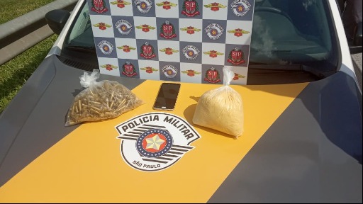Dois suspeitos são presos com 1 kg de crack na Bandeirantes
