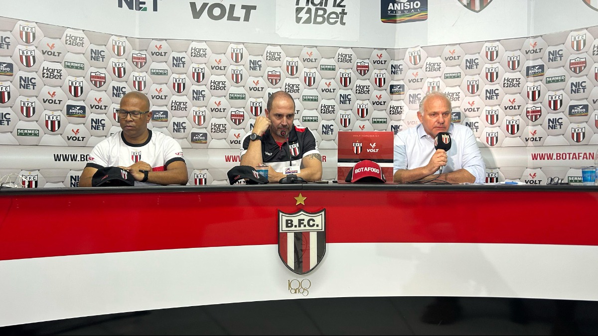 "É um desafio muito grande", diz Allan Aal responsabilidade de tentar tirar Bota-SP do rebaixamento