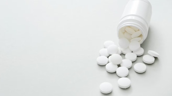 Análise sugere que medicamento pode não ser indicado para pessoas que não têm histórico de problemas cardíacos ou sinais de alerta de derrame. (Foto: Reprodução/Freepik) - Foto: Divulgação