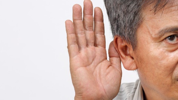 Dia Nacional de Combate à Surdez alerta para prevenção e diagnóstico precoce da perda auditiva - Foto: akaratwimages/Canva