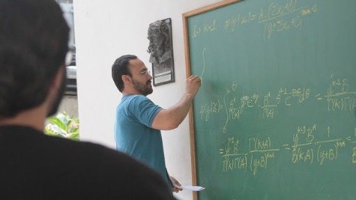 Você sabe como funciona a aposentadoria para professores?