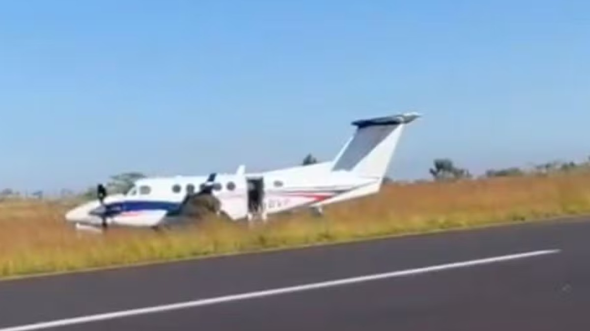 Avião que transportava dupla sertaneja Rionegro e Solimões faz pouso forçado