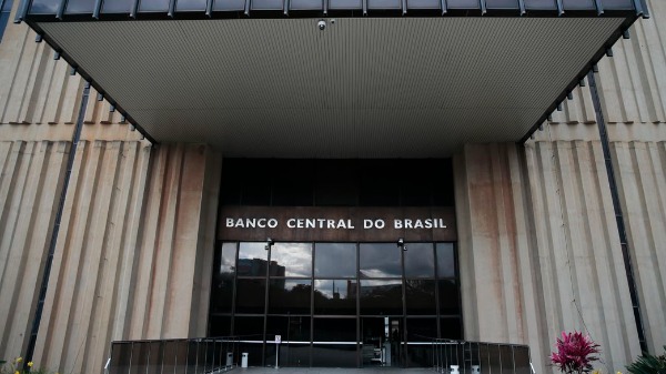 Taxa básica de juros da economia do Brasil pode voltar a subir