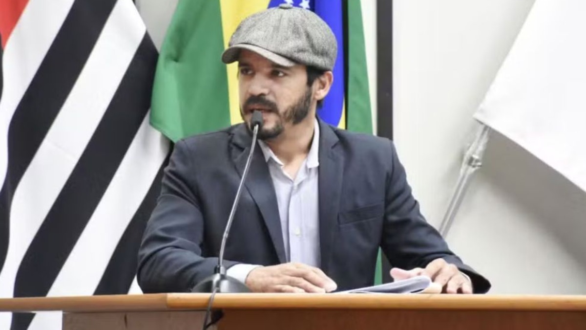 Bigodini e namorada seguem orientação da defesa e decidem permanecer em silêncio sobre acidente