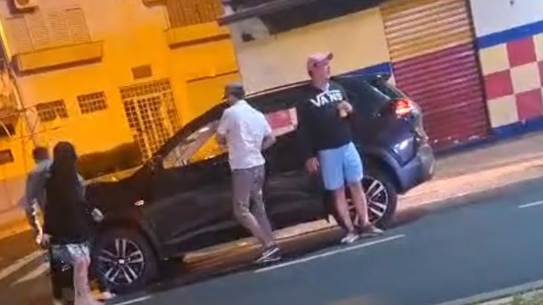 Advogado afirma que namorada de Bigodini dirigia o carro que se envolveu em acidente