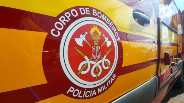 Corpo de Bombeiros foi mobilizado na ocorrência - Foto: acidade on