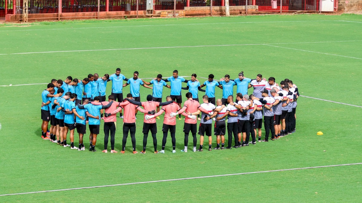 Com chegada de Matheus Sales, elenco do Botafogo-SP se reapresenta para retomar pré-temporada no Santa Cruz Com chegada de Matheus Sales, elenco do Botafogo-SP se reapresenta para retomar pré-temporada no Santa Cruz