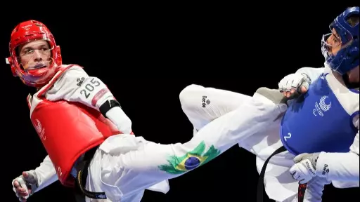 Com desfecho inesperado, Nathan Torquato leva ouro na estreia do Parataekwondo