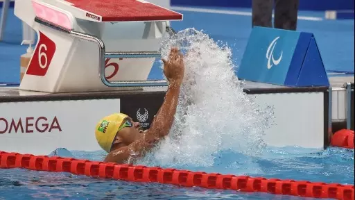 Wendell Belarmino acelera no fim e fica com o bronze nos 100m borboleta