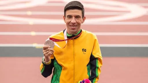 Alex Pires fatura a prata e fecha conquistas do Brasil nas Paralimpíadas de Tóquio