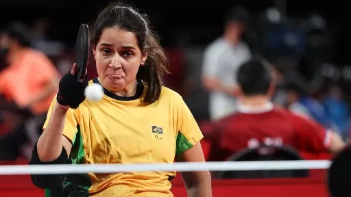 Cátia Oliveira cai na semifinal, mas fica com o bronze no Tênis de Mesa