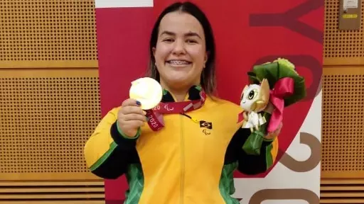 Mariana DAndrea conquista o ouro no Halterofilismo