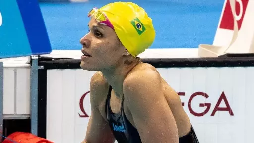 Após levar o bronze, Maria Carolina Santiago fatura o ouro na Natação