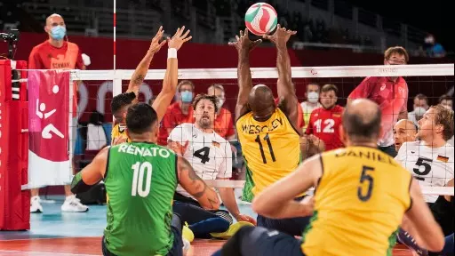 Brasil perde para Alemanha, mas vai à semi do Vôlei Sentado masculino
