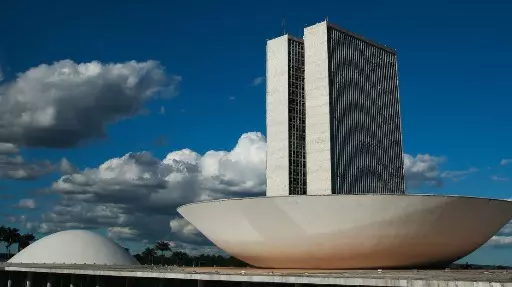Como o poder é dividido no Brasil: níveis federativos e a tripartição dos poderes