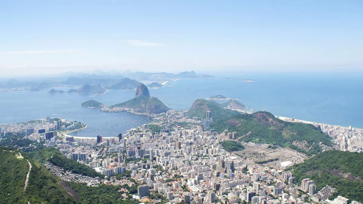 Com o começo de julho e o crescimento significativo no número de viajantes, torna-se essencial planejar estratégias bem definidas para atrair e envolver os turistas