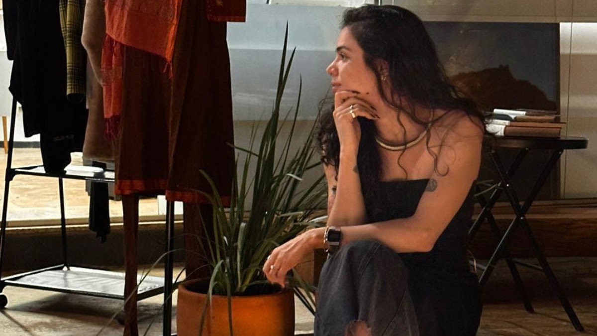 Brechó ocupa galeria de arte em Ribeirão e conecta moda, história e criatividade