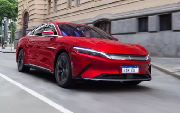 Primeiro sedã da BYD se destaca pelo acabamento e tecnologia