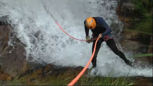 Antes e Depois: após 20 anos, confira esta aventura na Cachoeira do Sabiá.