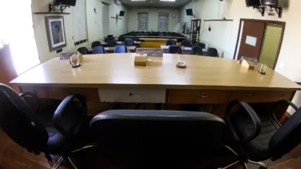 Bancadas se posicionam sobre contas da prefeitura de Araraquara