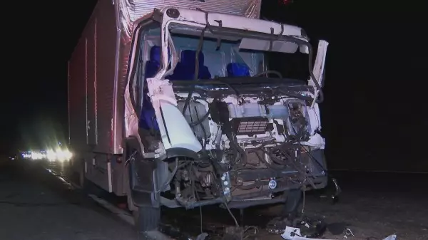 Acidente entre dois caminhões deixa uma pessoa ferida em Ribeirão