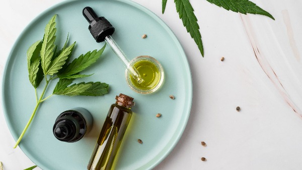 Publicação prevê que solicitação de medicamentos à base de cannabis deverá ser feito pelo paciente ou representante legal mediante à prescrição médica 
 (Foto: Reprodução/Freepik) - Foto: Divulgação