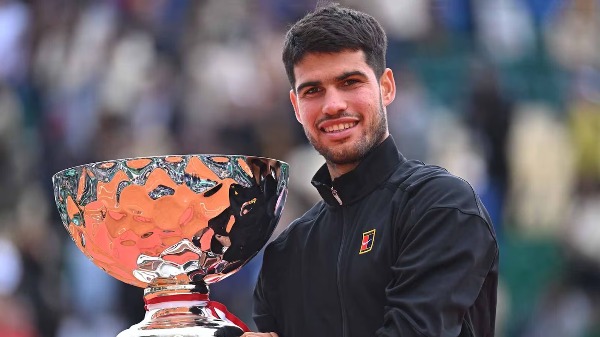 Alcaraz vence Musetti, é campeão em Monte Carlo e se torna número dois do mundo