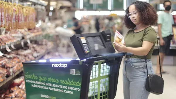 Supermercado de Campinas tem carrinho que calcula compras e recebe pagamento