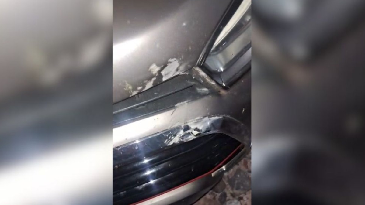 Motorista tem carro danificado após criminosos arremessarem pedras contra o veículo