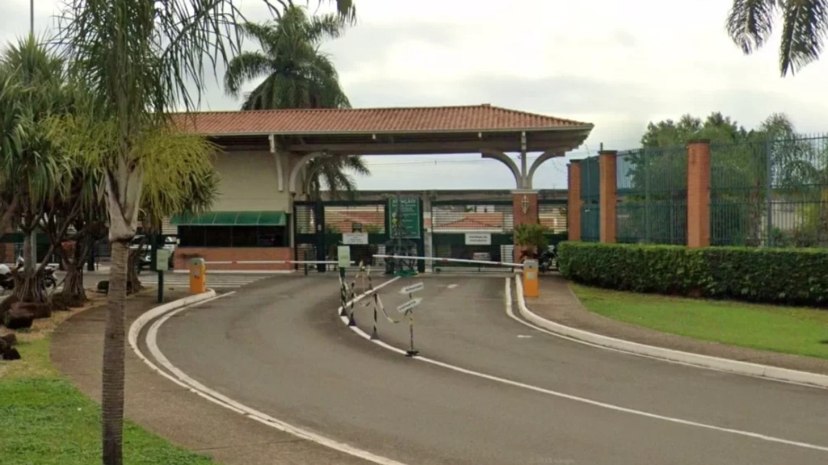 Confusão condomínio fechado tem tentativa de atropelamento, apedrejamento e desacato a PMs