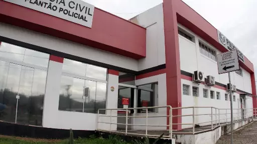 Homem morre após ser baleado ao sair de casa no Satélite Íris